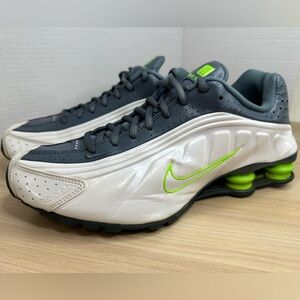 Nike Shox R4